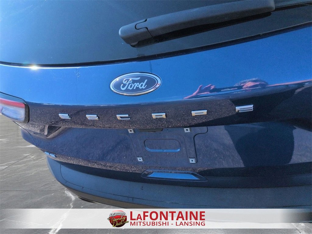 Used 2022 Ford Escape SE w/ SE Sport Appearance Package image 19