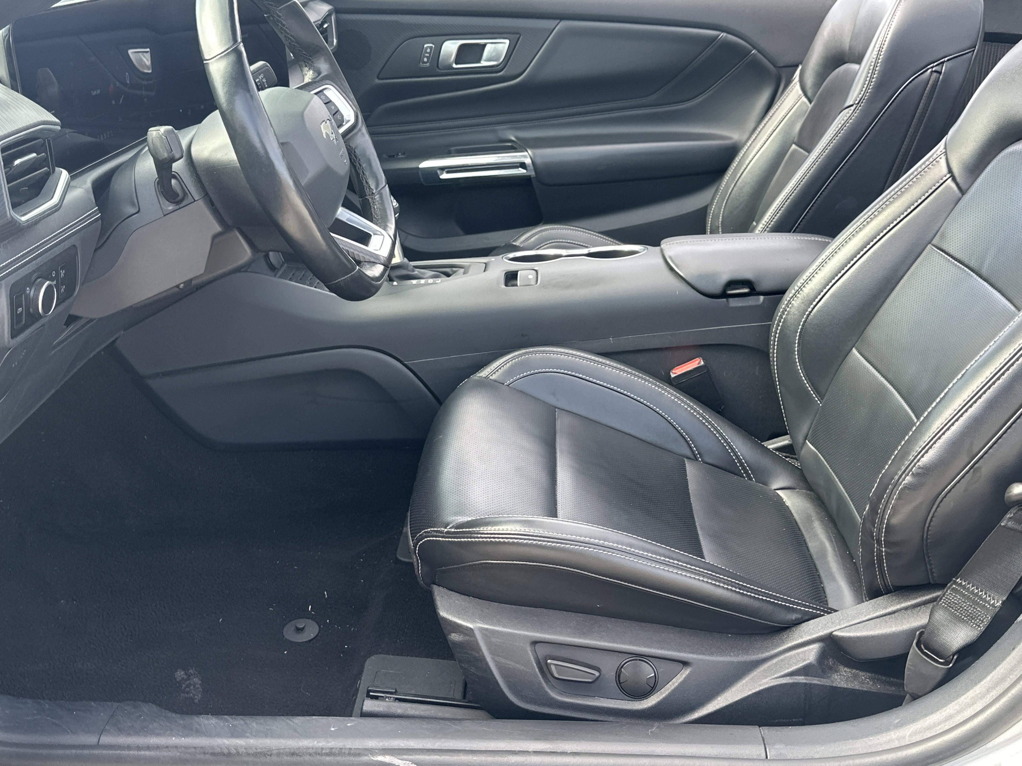 Used 2024 Ford Mustang Premium image 9