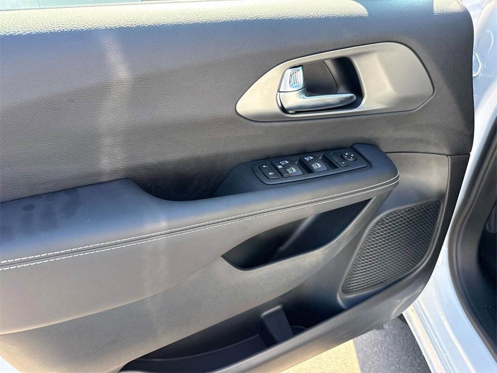 New 2026 Chrysler Voyager LX image 17