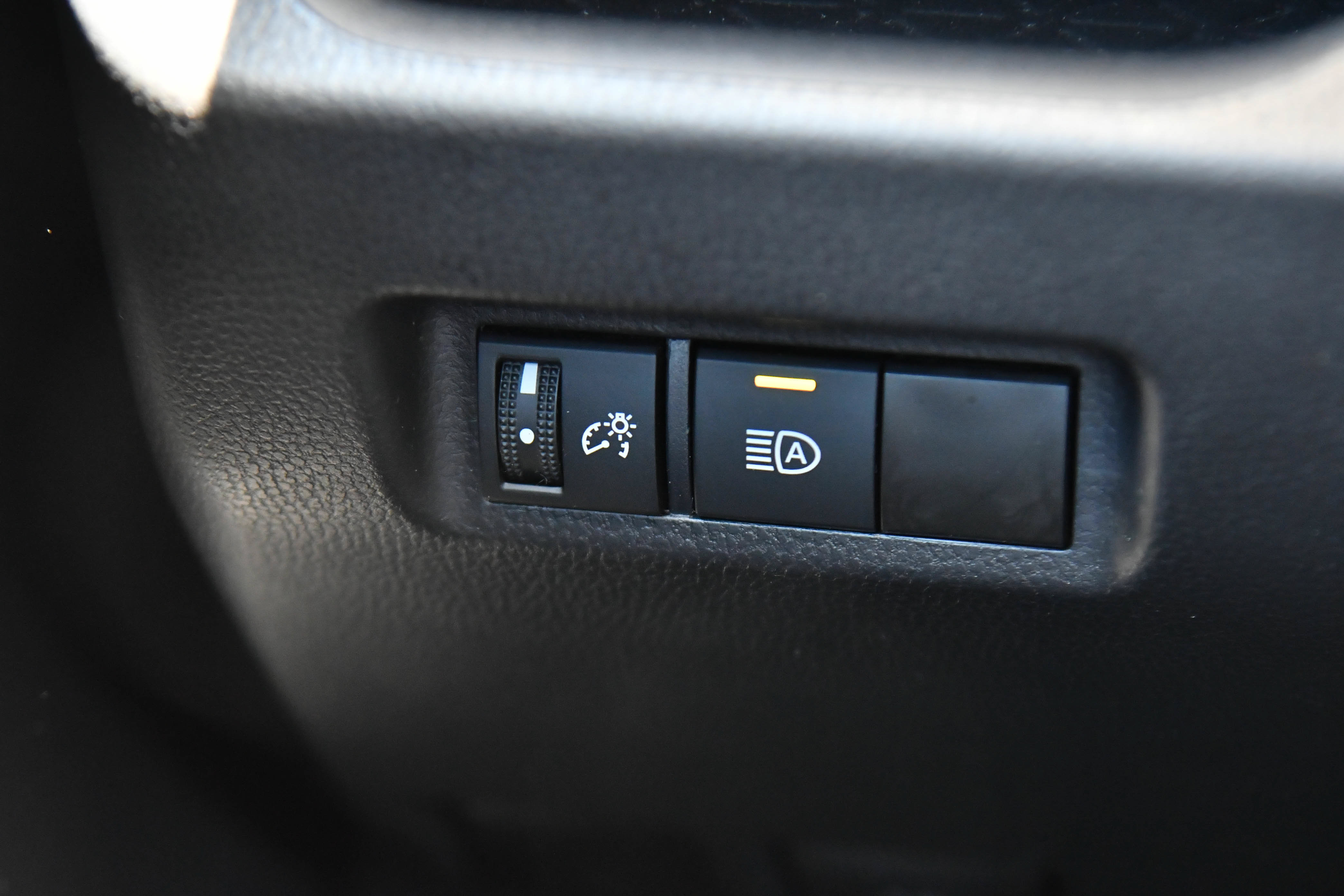 Used 2024 Toyota RAV4 LE AWD/4WD image 30