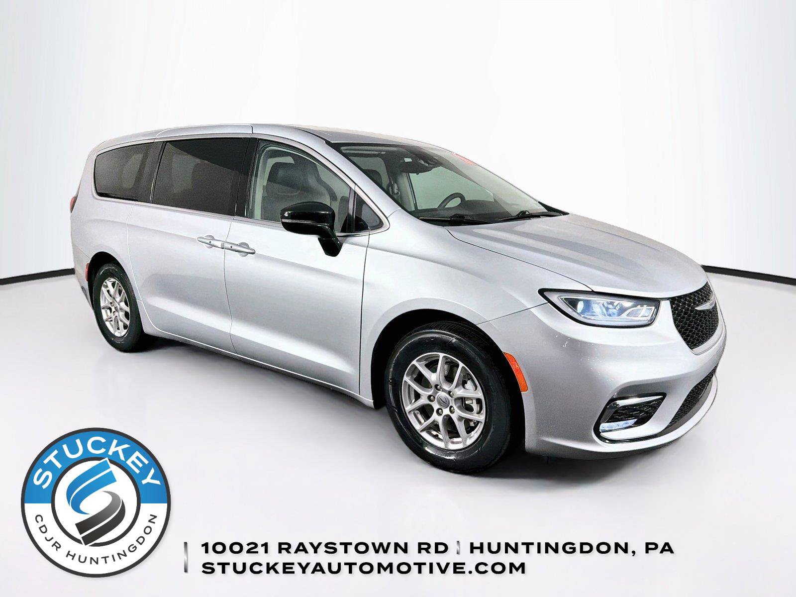 Used 2024 Chrysler Pacifica Touring-L