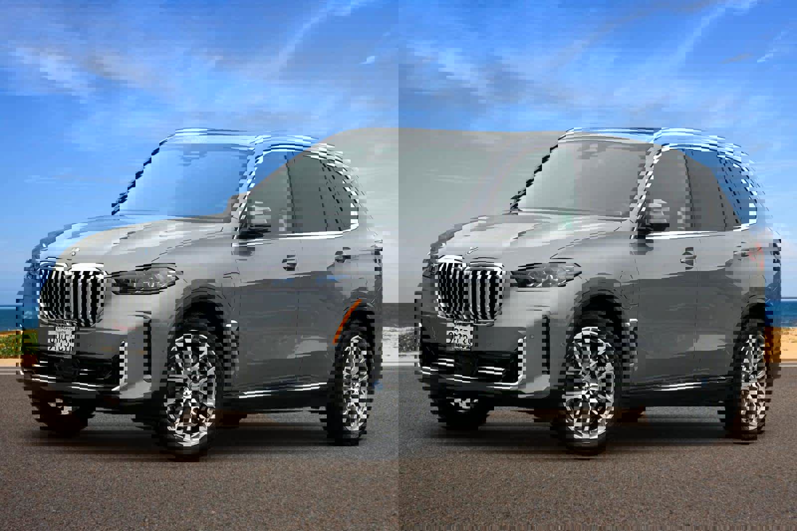 Used 2025 BMW X5 xDrive50e image 1