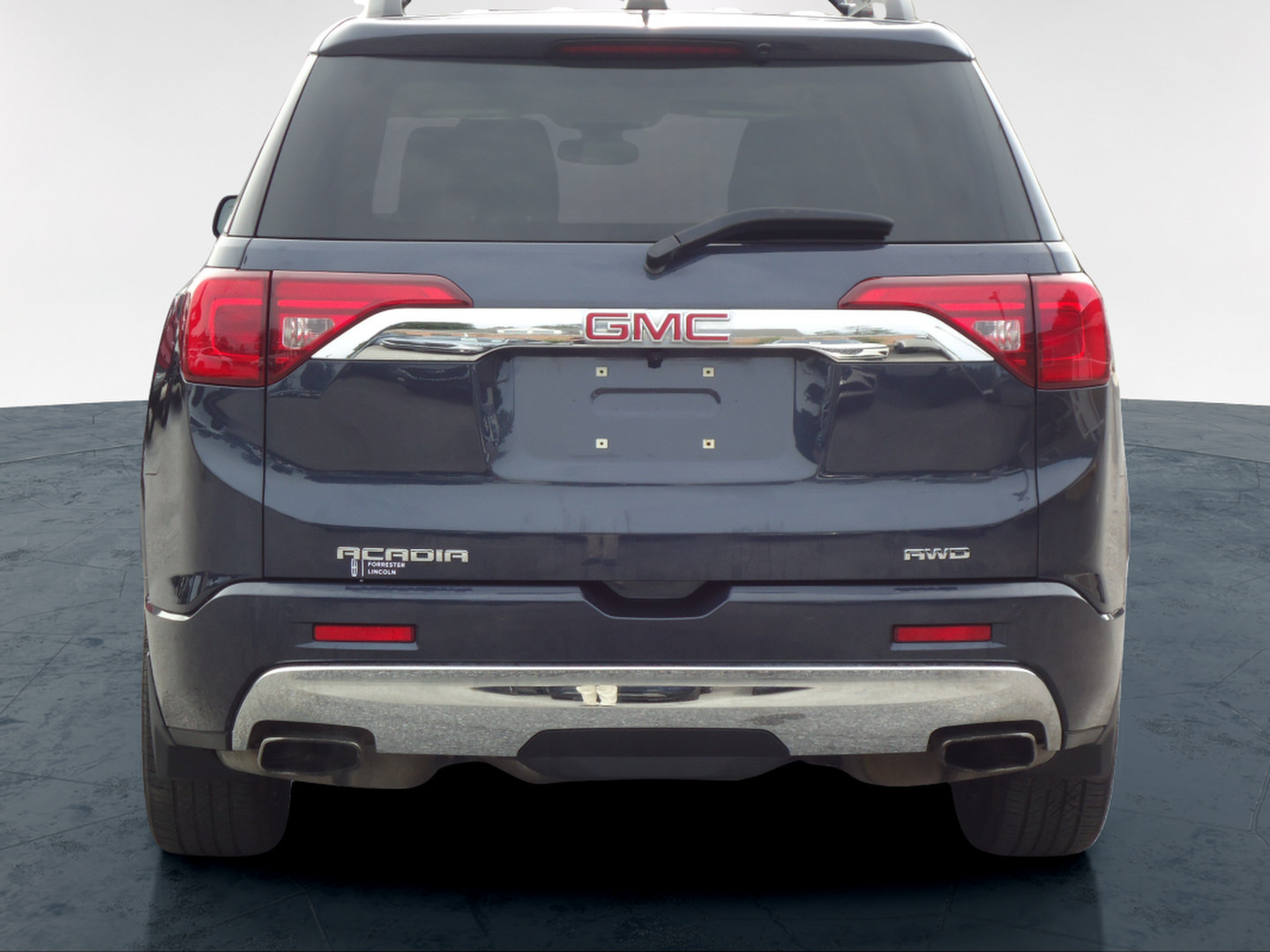 Used 2018 GMC Acadia Denali w/ Technology Package AWD/4WD image 4