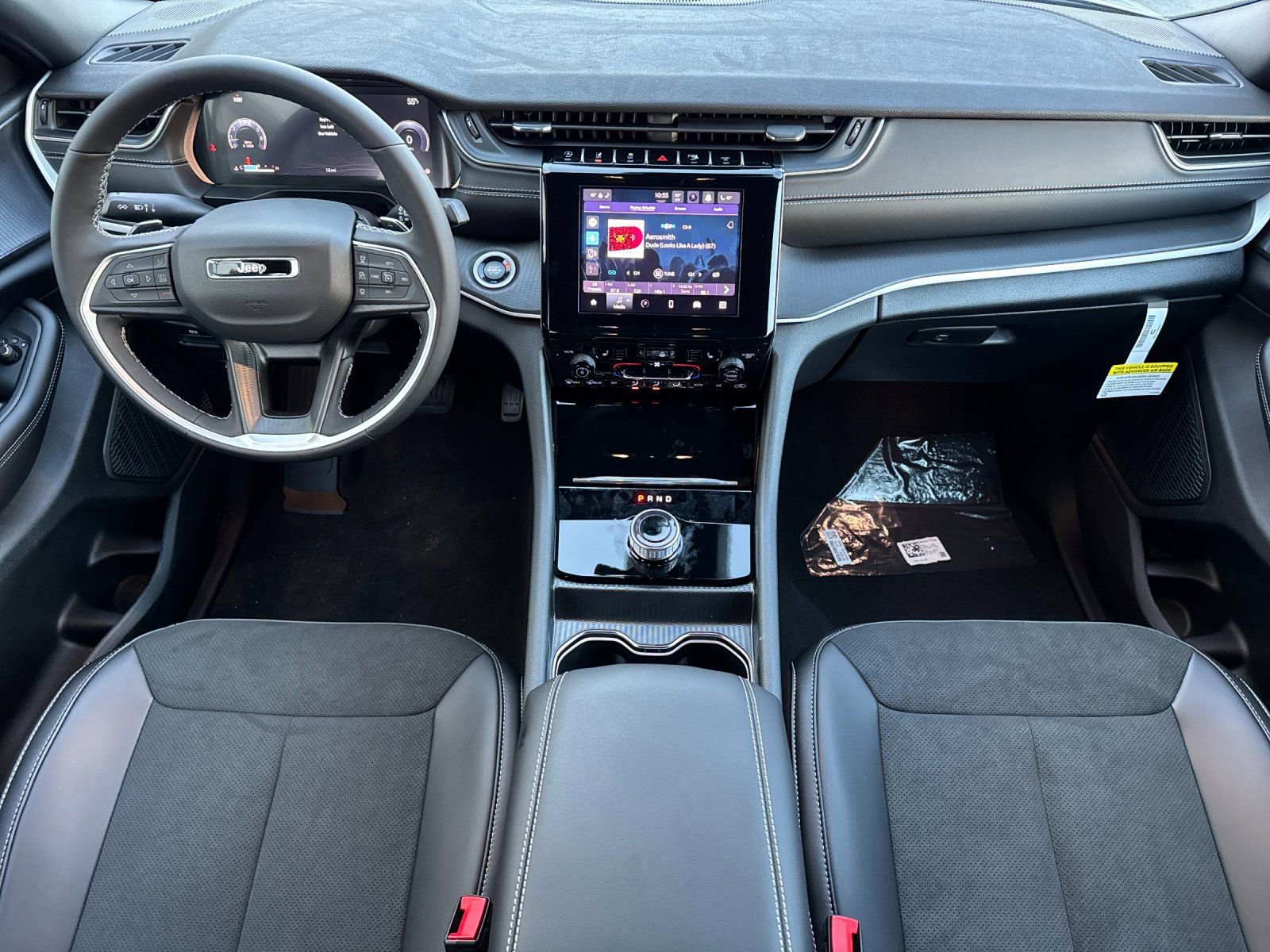 New 2025 Jeep Grand Cherokee Altitude w/ Trailer Tow Package image 13