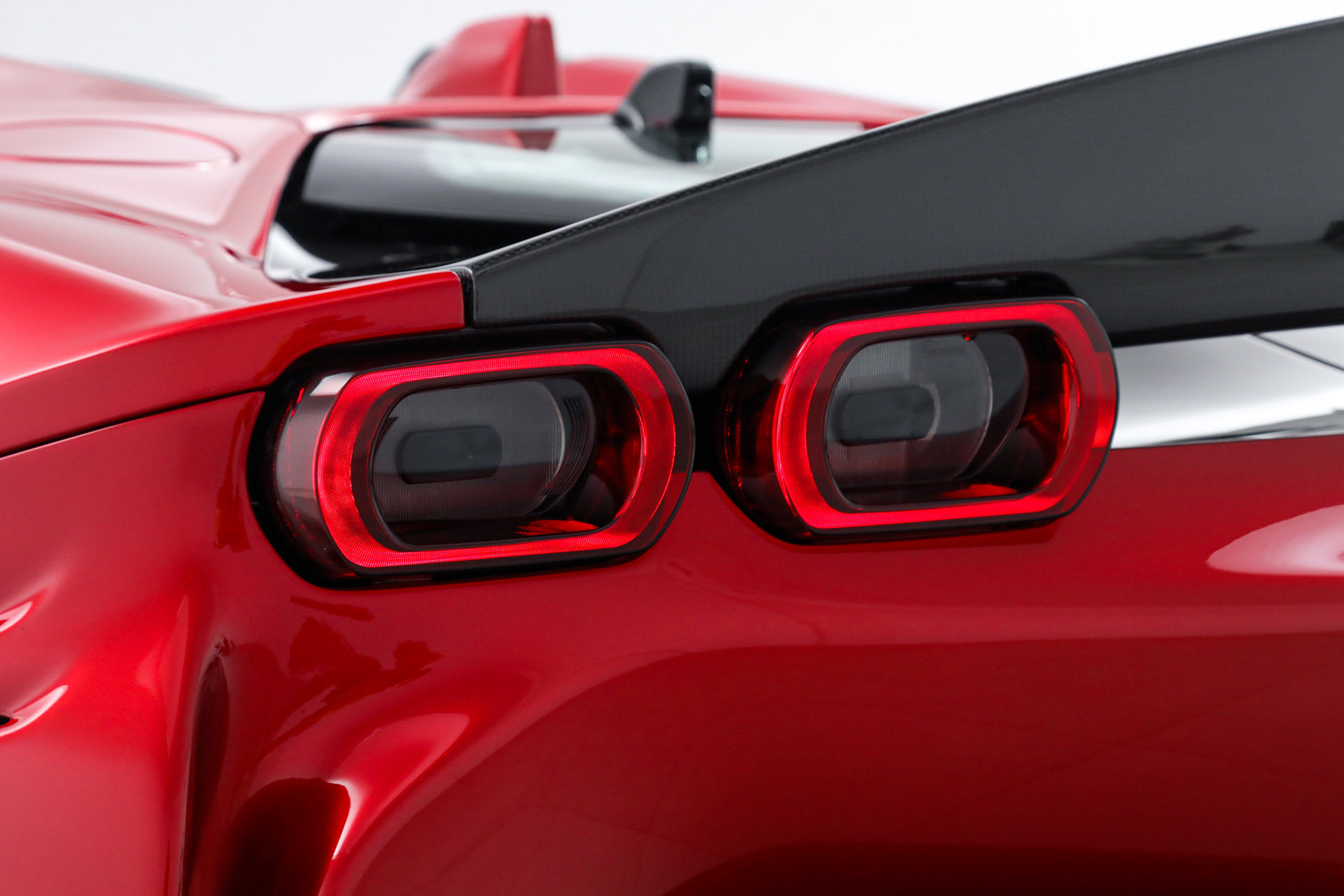 Used 2025 Ferrari SF90 Spider image 19