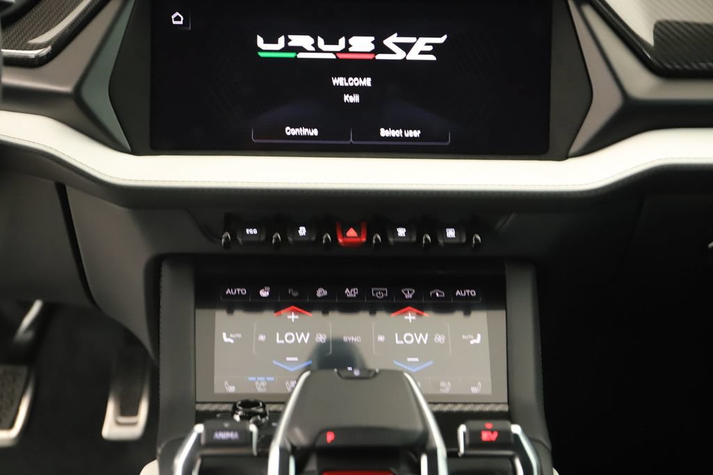 Used 2025 Lamborghini Urus SE AWD/4WD image 20