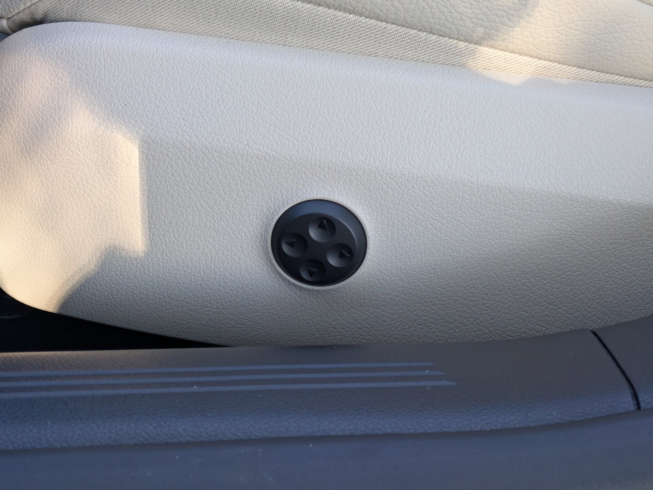 New 2026 Mercedes-Benz E 350 4MATIC Sedan image 24