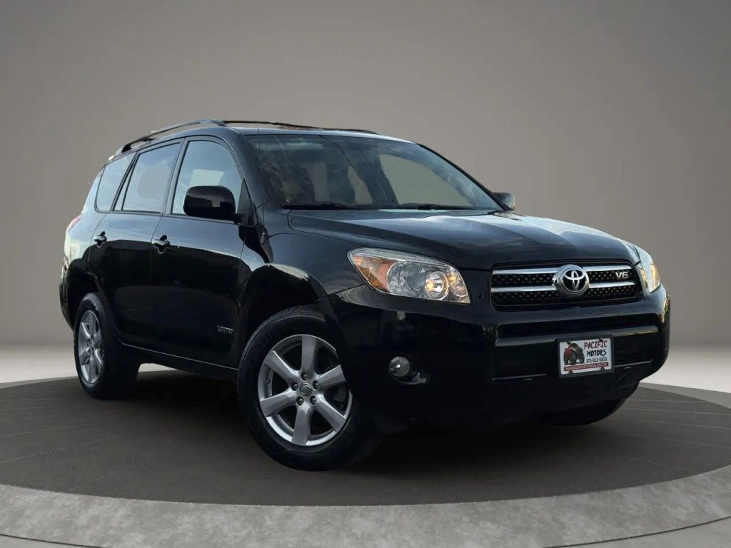 Used 2007 Toyota RAV4 Limited AWD/4WD image 2