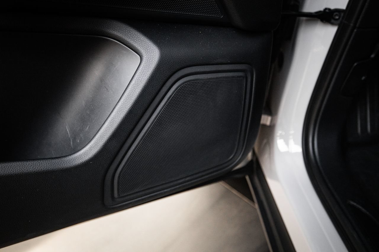 Certified 2023 Porsche Macan AWD/4WD image 21