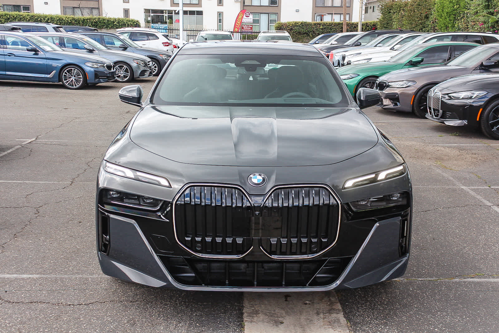 New 2026 BMW 740i w/ Premium Package RWD image 2
