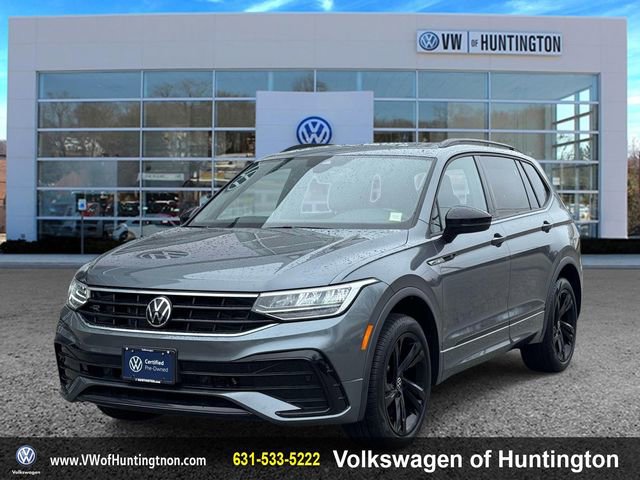 Certified 2023 Volkswagen Tiguan SE R-Line image 2