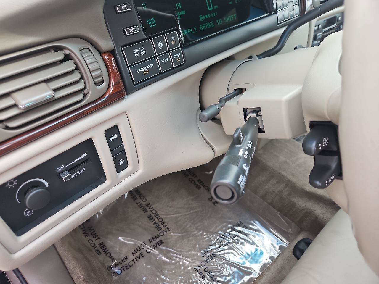 Used 1998 Cadillac De Ville FWD image 23