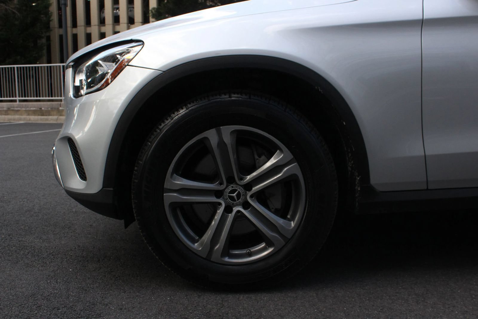 Used 2020 Mercedes-Benz GLC 300 4MATIC w/ Multimedia Package image 11