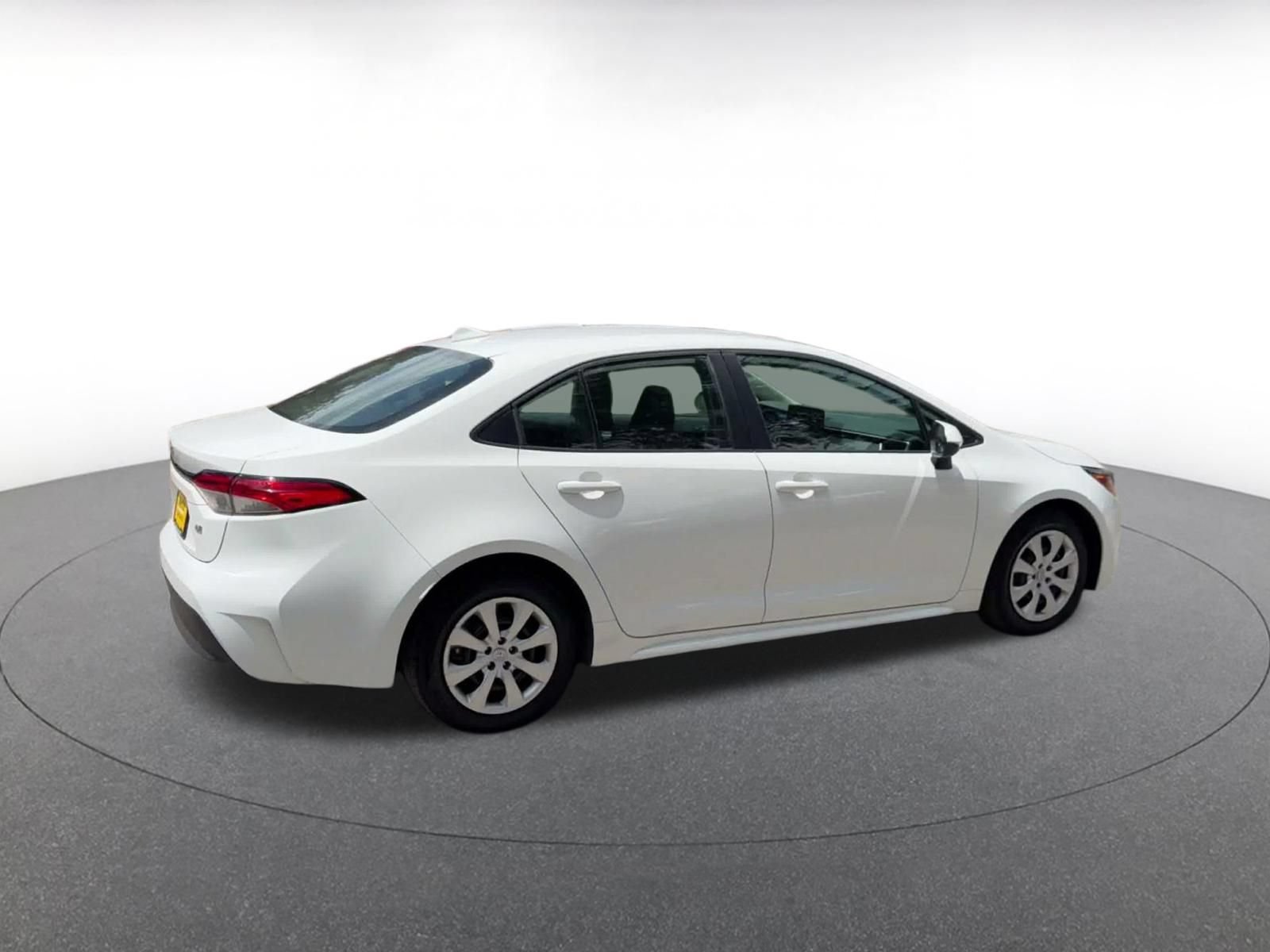 Used 2025 Toyota Corolla LE FWD image 14