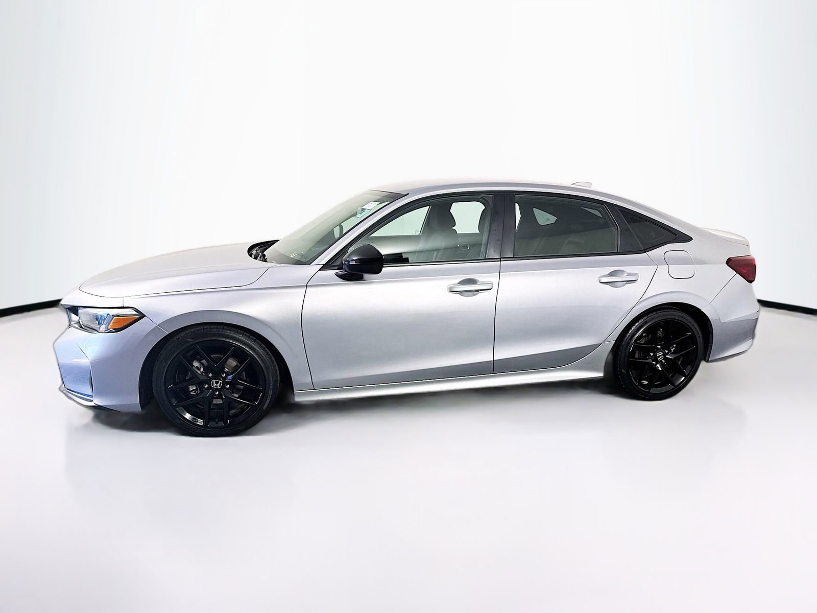 Used 2025 Honda Civic Sport image 4