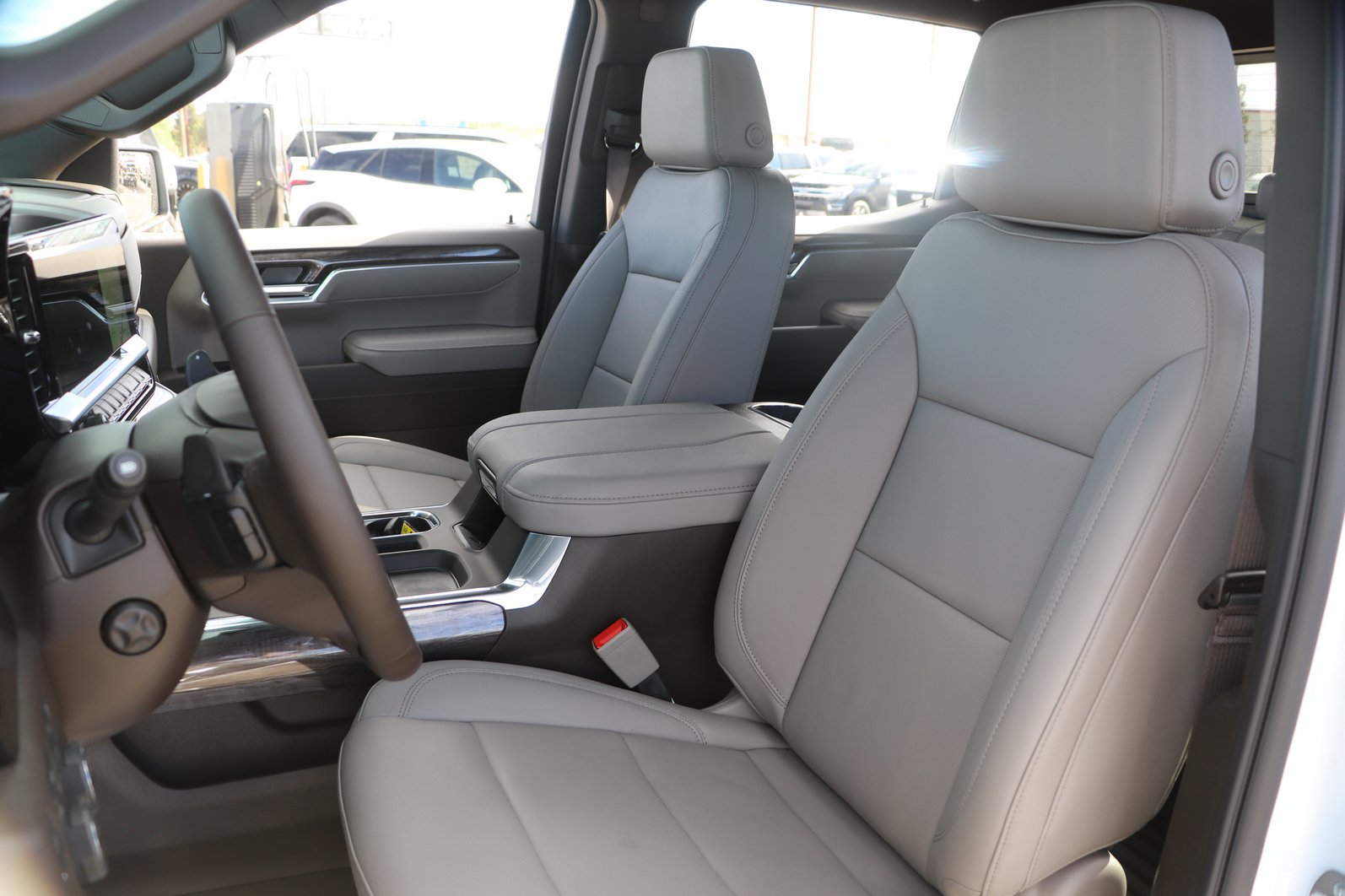 New 2026 Chevrolet Silverado 1500 LTZ w/ LTZ Convenience Package II AWD/4WD image 14