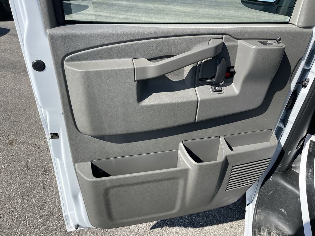 New 2026 Chevrolet Express 2500 Extended w/ Driver Convenience Package image 6