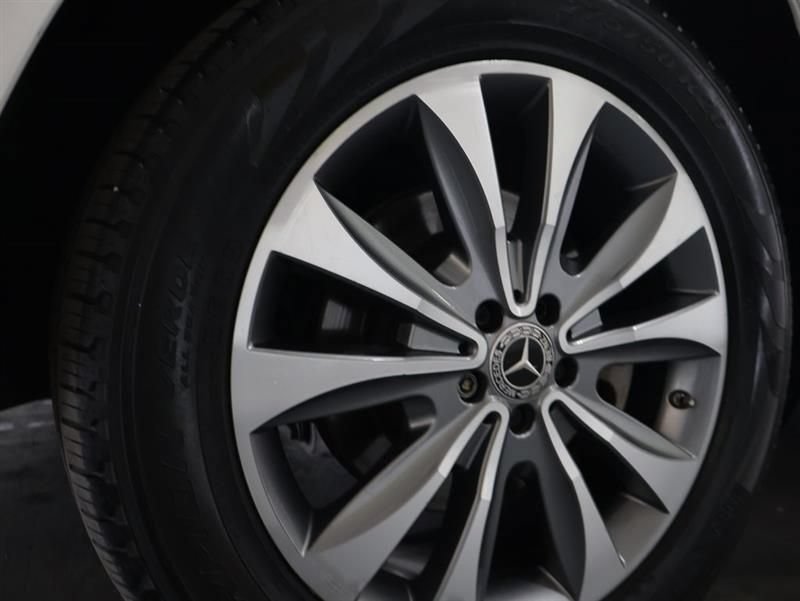 Used 2015 Mercedes-Benz GL 450 4MATIC w/ Appearance Package image 32