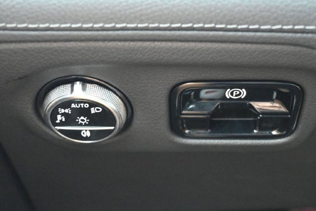 Used 2023 Mercedes-Benz EQE 500 4MATIC Sedan w/ Pinnacle Trim Package image 22
