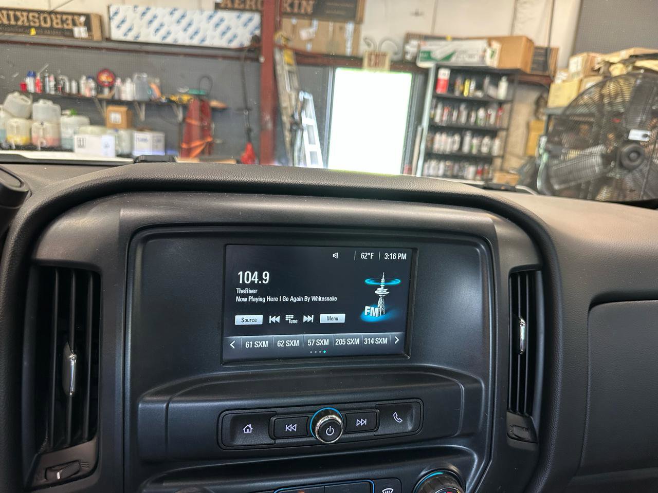 Used 2018 Chevrolet Silverado 1500 Custom w/ Custom Value Package AWD/4WD image 15