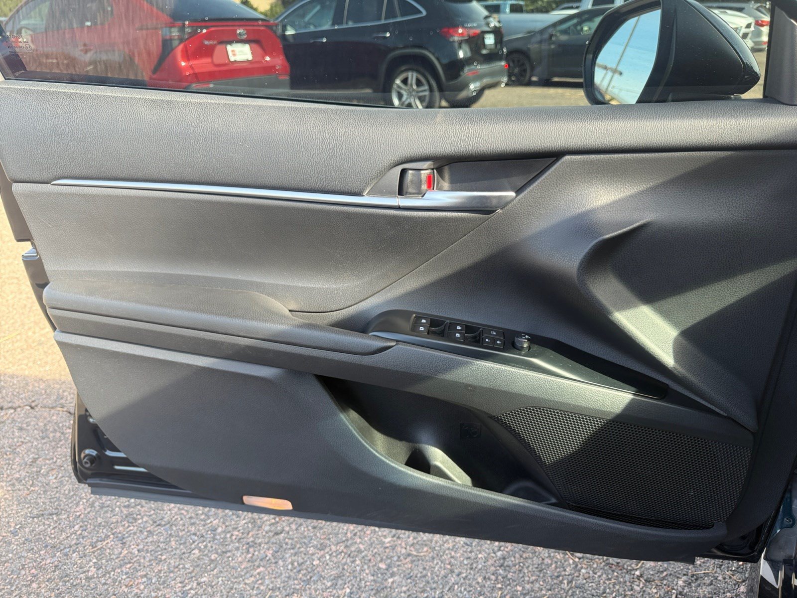 Used 2018 Toyota Camry LE FWD image 13