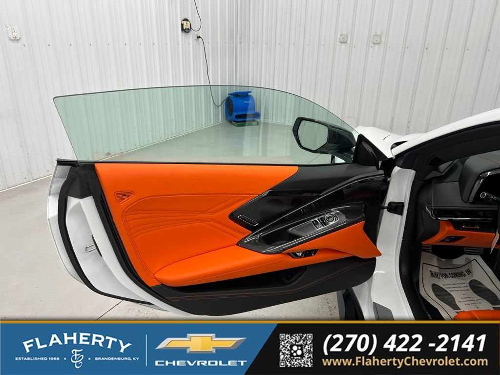 Used 2025 Chevrolet Corvette Z06 RWD image 8