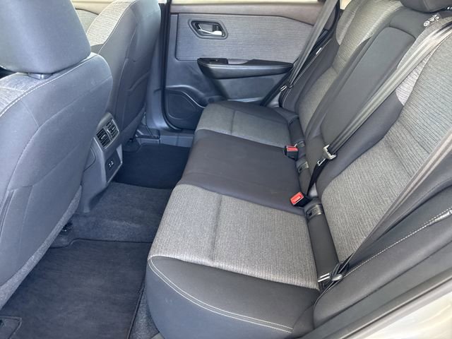 Used 2023 Nissan Rogue SV image 28