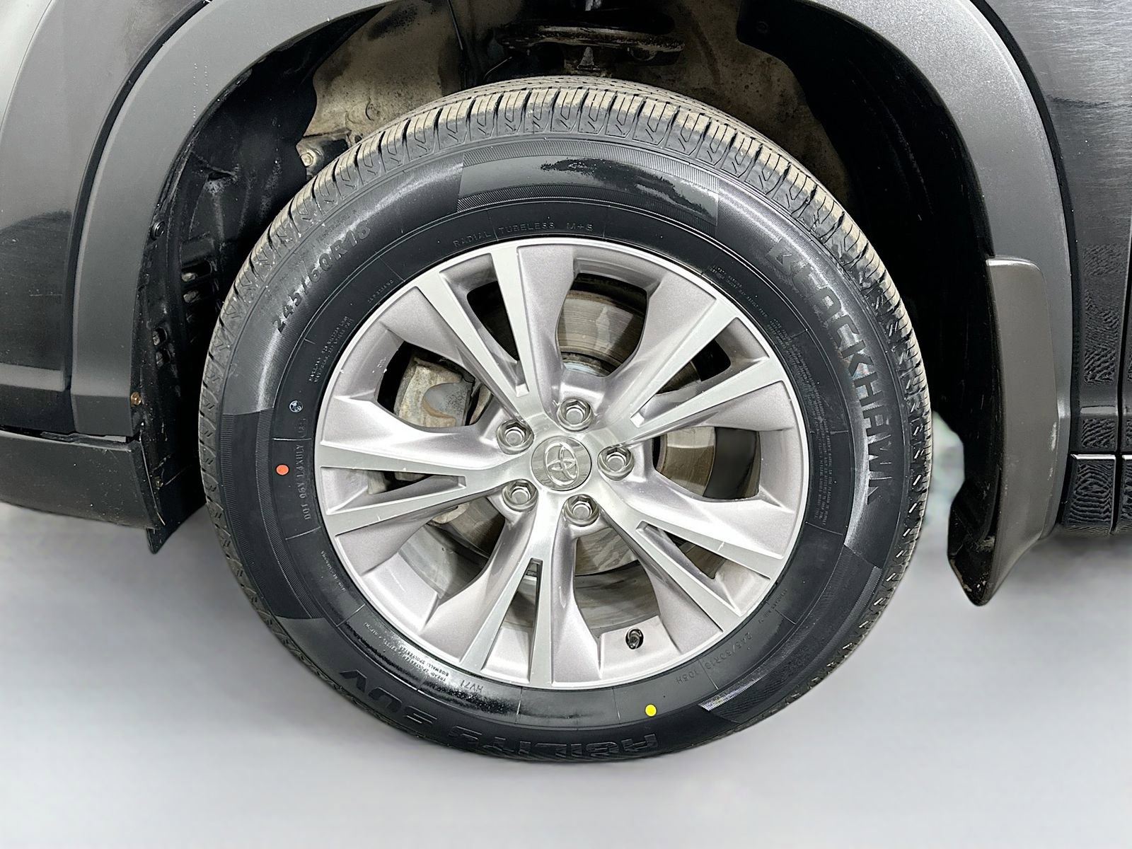 Used 2015 Toyota Highlander XLE image 34