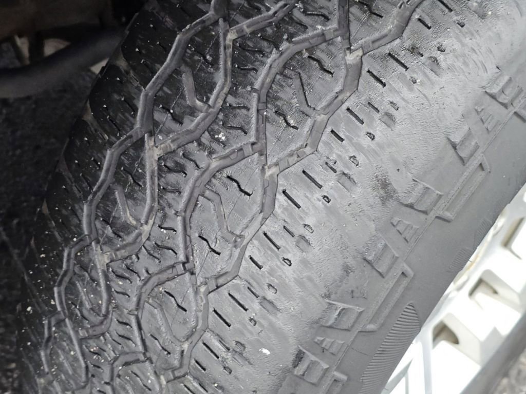 Used 2015 Chevrolet Suburban LT image 18