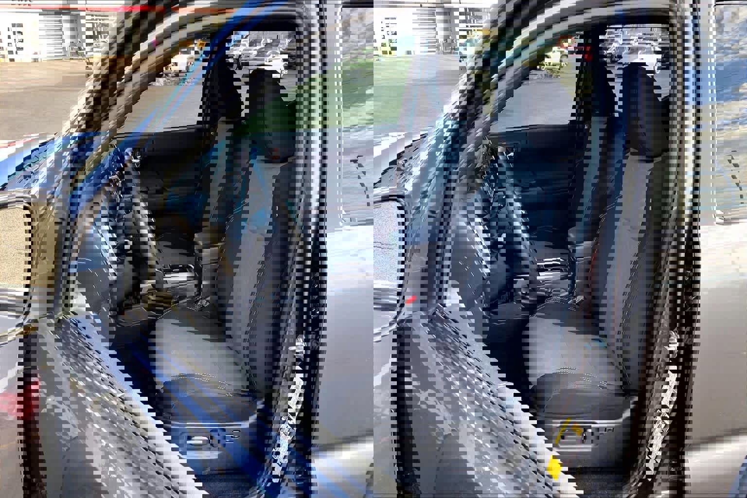 Used 2023 Toyota Tacoma TRD Off-Road image 8