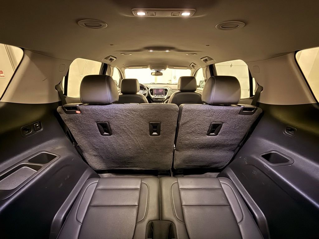 Used 2023 GMC Acadia SLT image 32