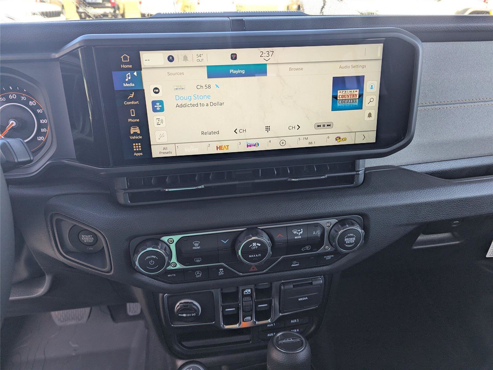 New 2025 Jeep Gladiator Sport AWD/4WD image 18