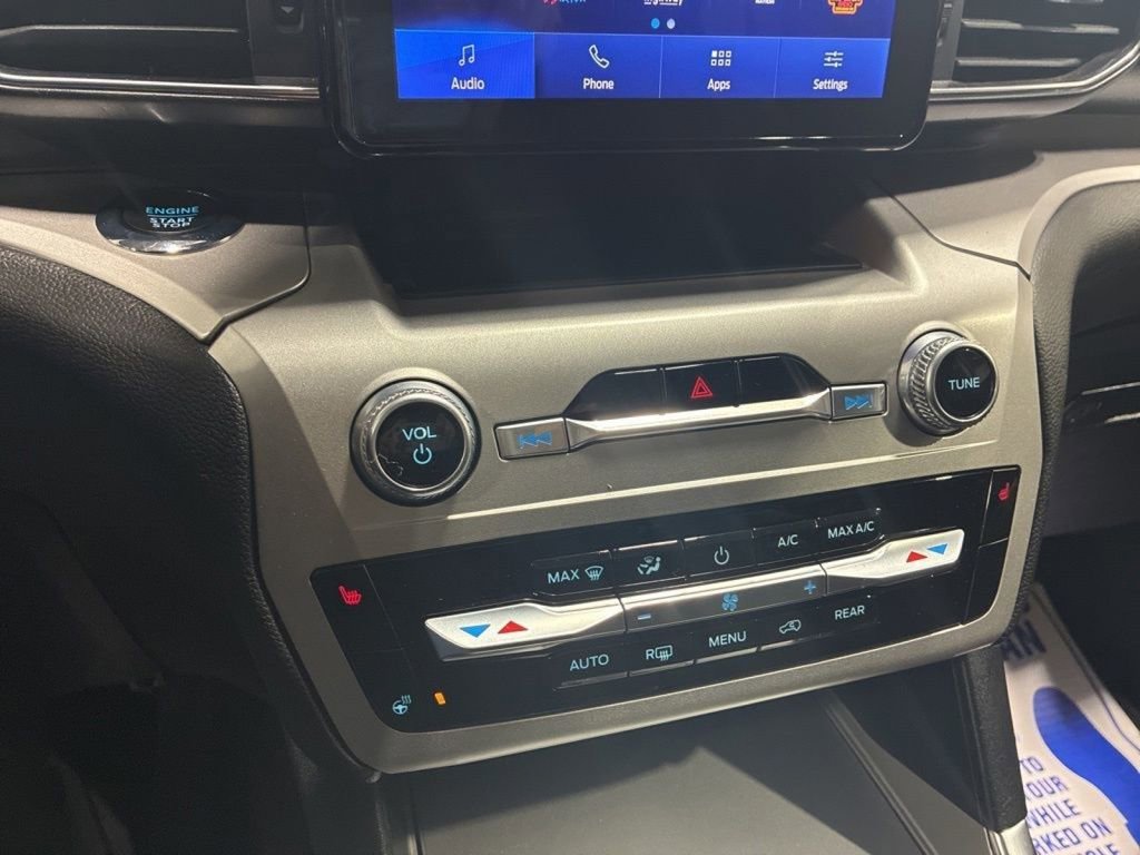 Used 2022 Ford Explorer XLT w/ Equipment Group 202A image 29