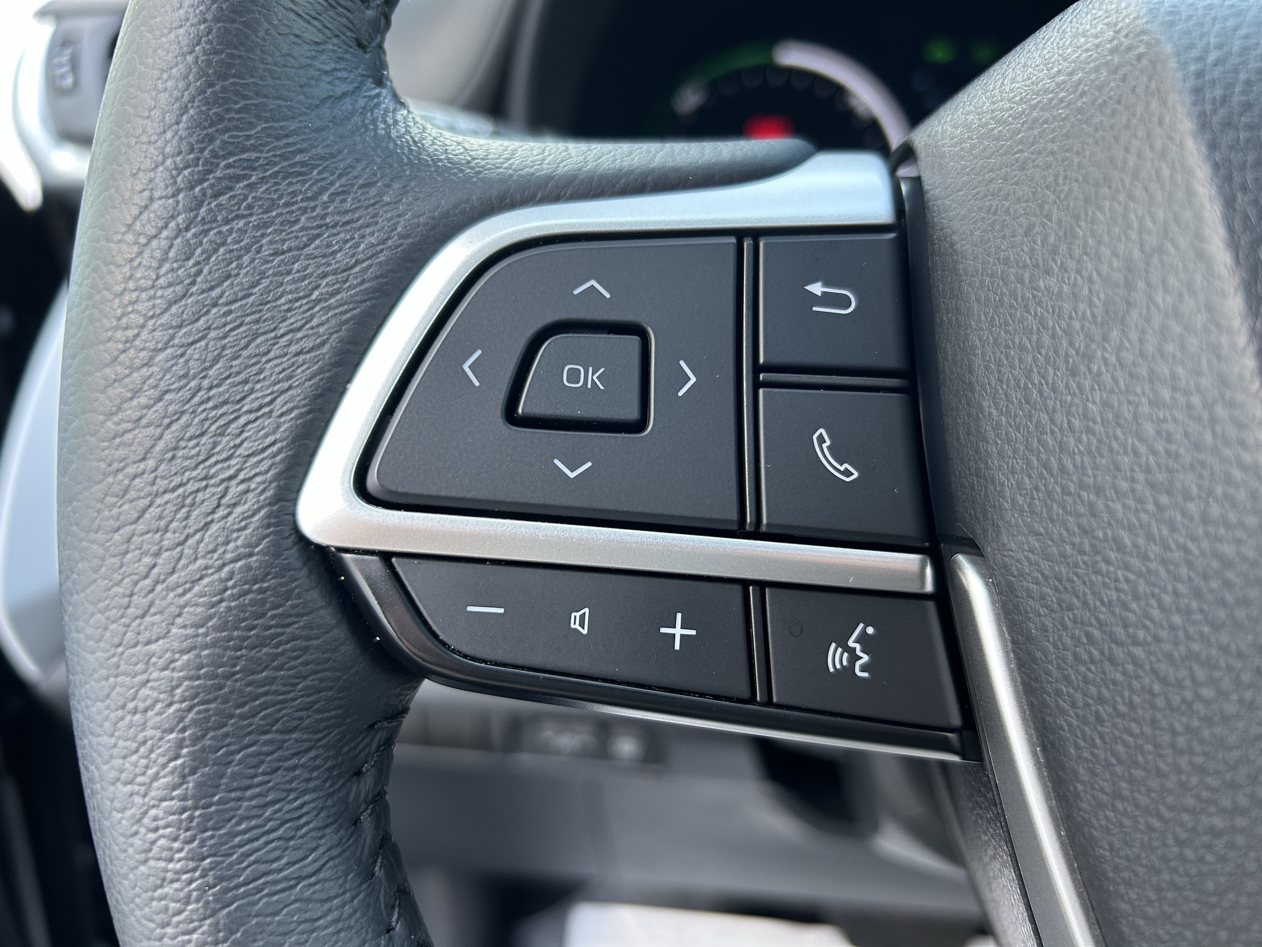 Certified 2025 Toyota Sienna XLE FWD image 27