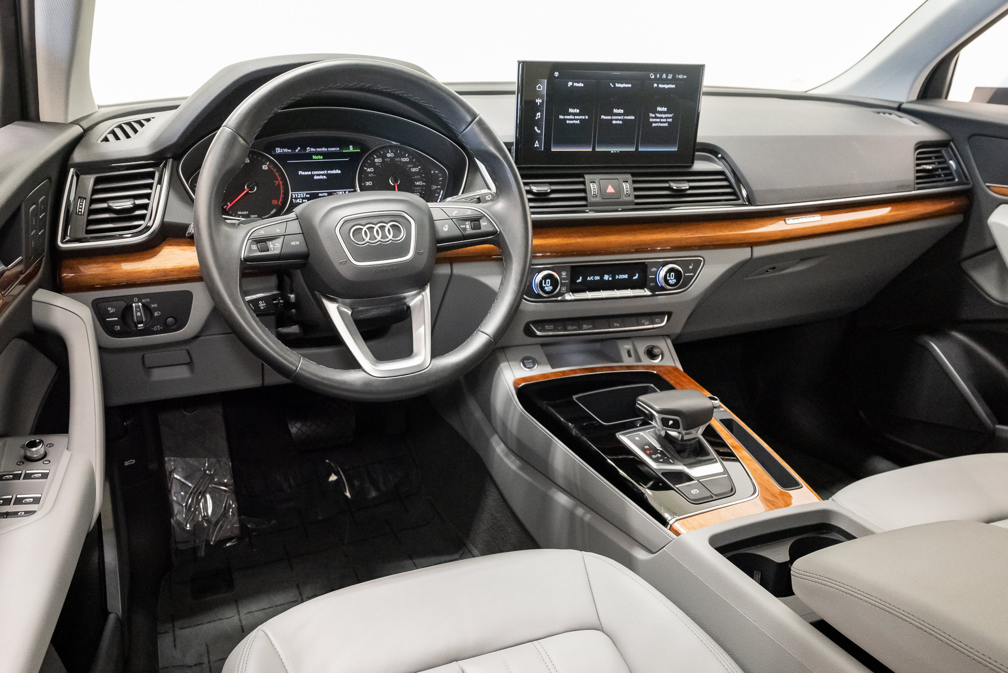 Used 2023 Audi Q5 2.0T Premium w/ Convenience Package AWD/4WD image 6