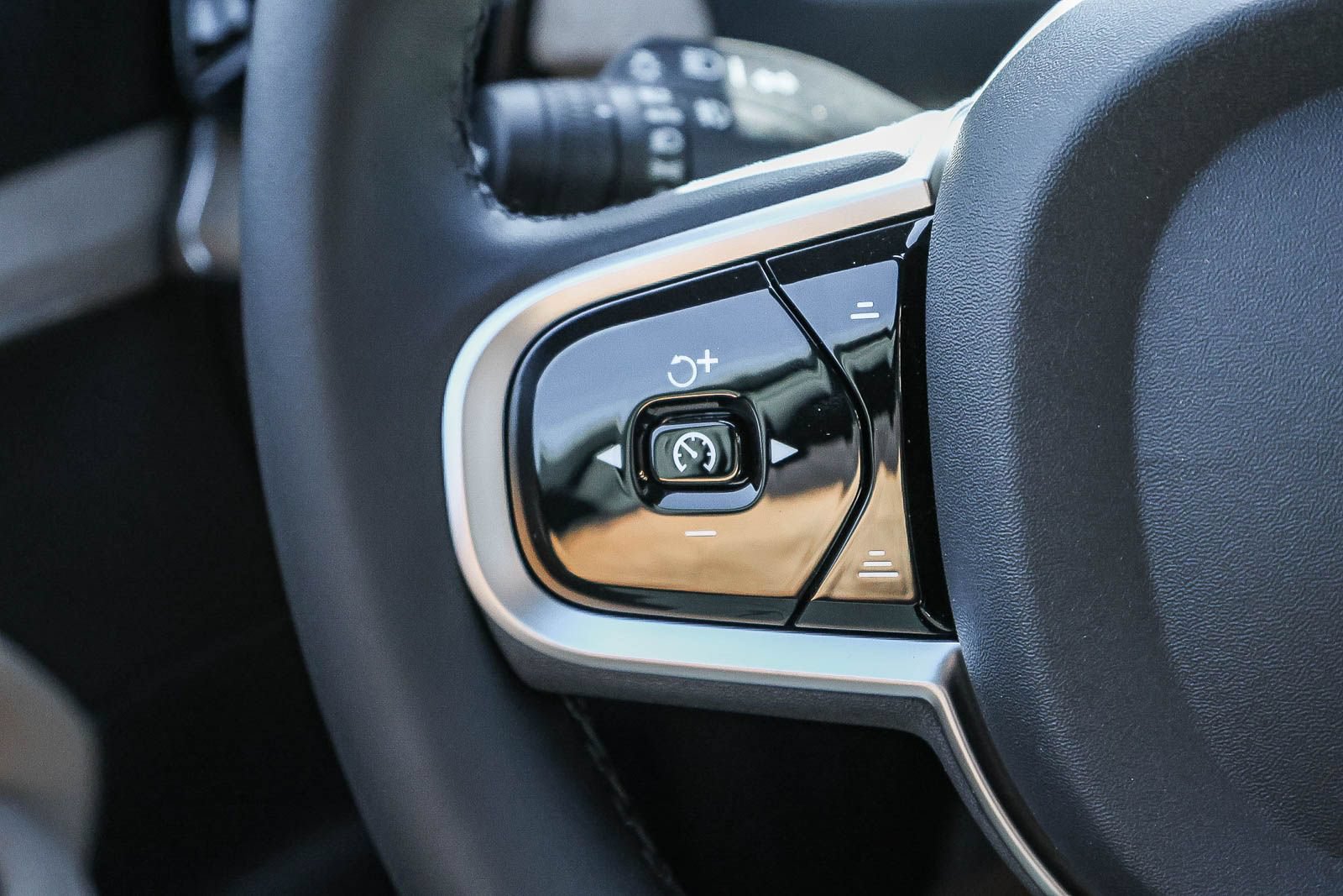 New 2026 Volvo XC90 T8 Plus w/ Protection Package Premier AWD/4WD image 33