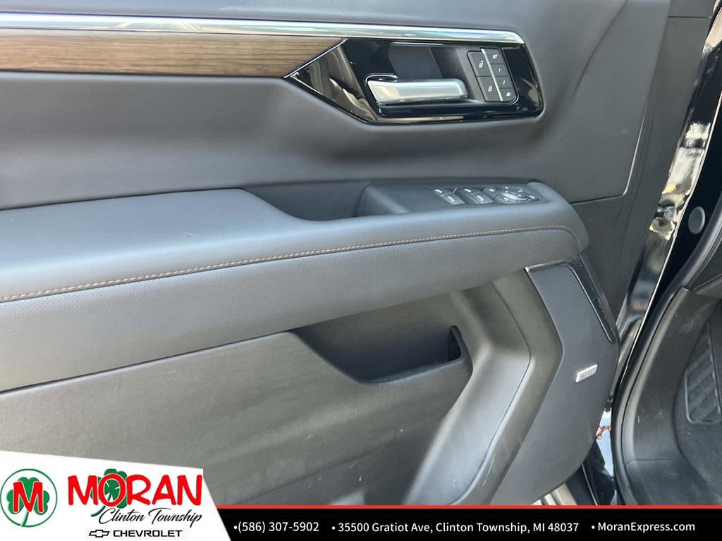 Certified 2025 Chevrolet Tahoe High Country AWD/4WD image 18