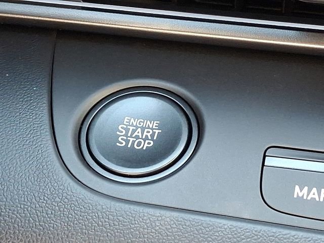 New 2025 Hyundai Elantra SEL image 13
