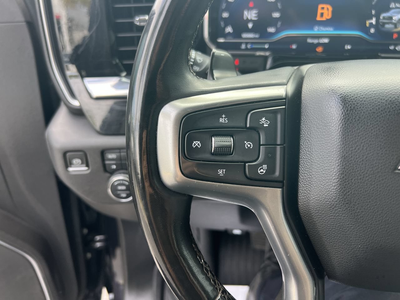 Used 2024 Chevrolet Silverado 1500 LT Trail Boss w/ LT Trail Boss Premium Package AWD/4WD image 19