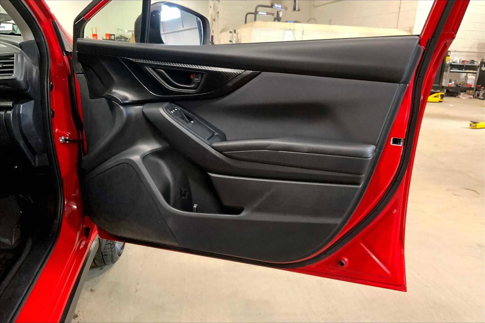 Used 2021 Subaru Crosstrek 2.0i Premium w/ Moonroof Package image 22