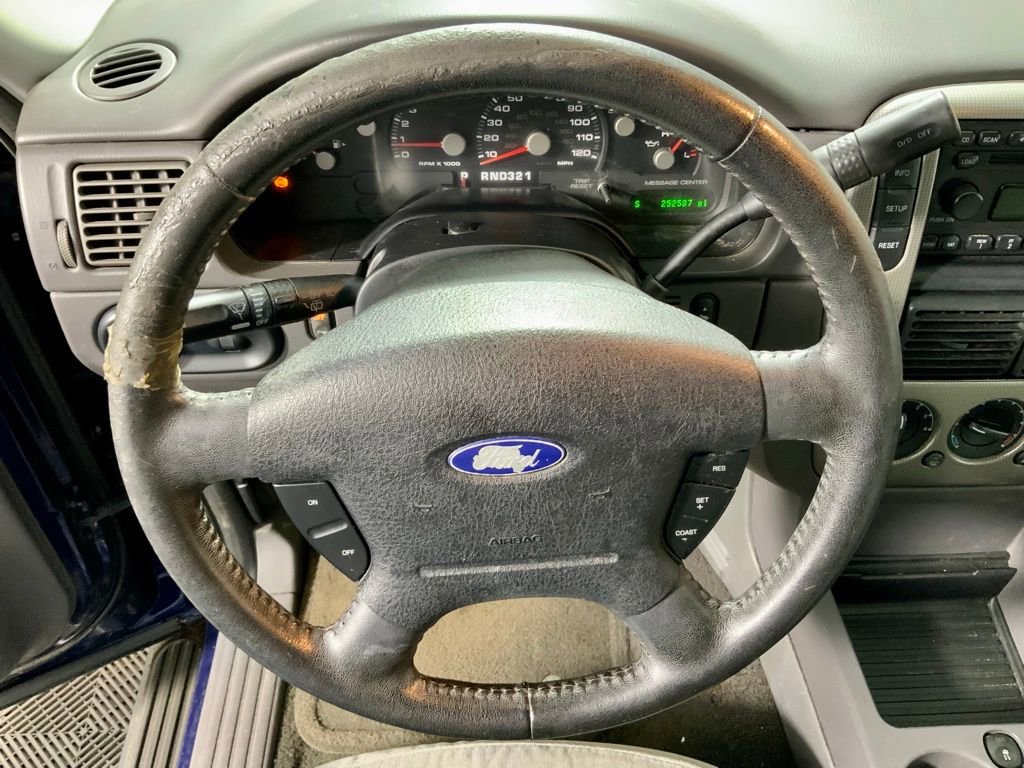 Used 2005 Ford Explorer XLT AWD/4WD image 16