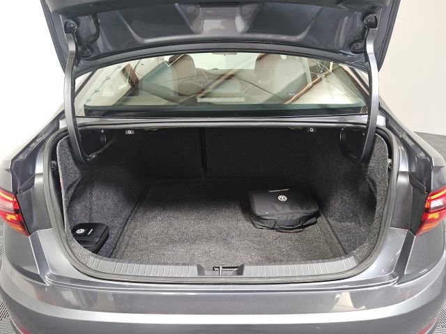 Used 2019 Volkswagen Jetta image 25