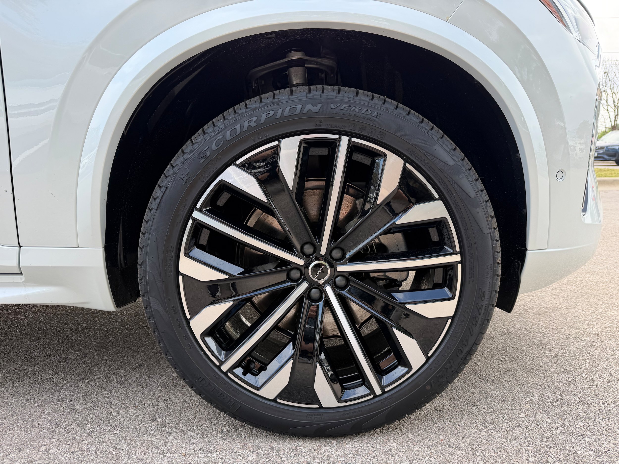 New 2026 Volvo XC90 B6 Ultra w/ Protection Package AWD/4WD image 7