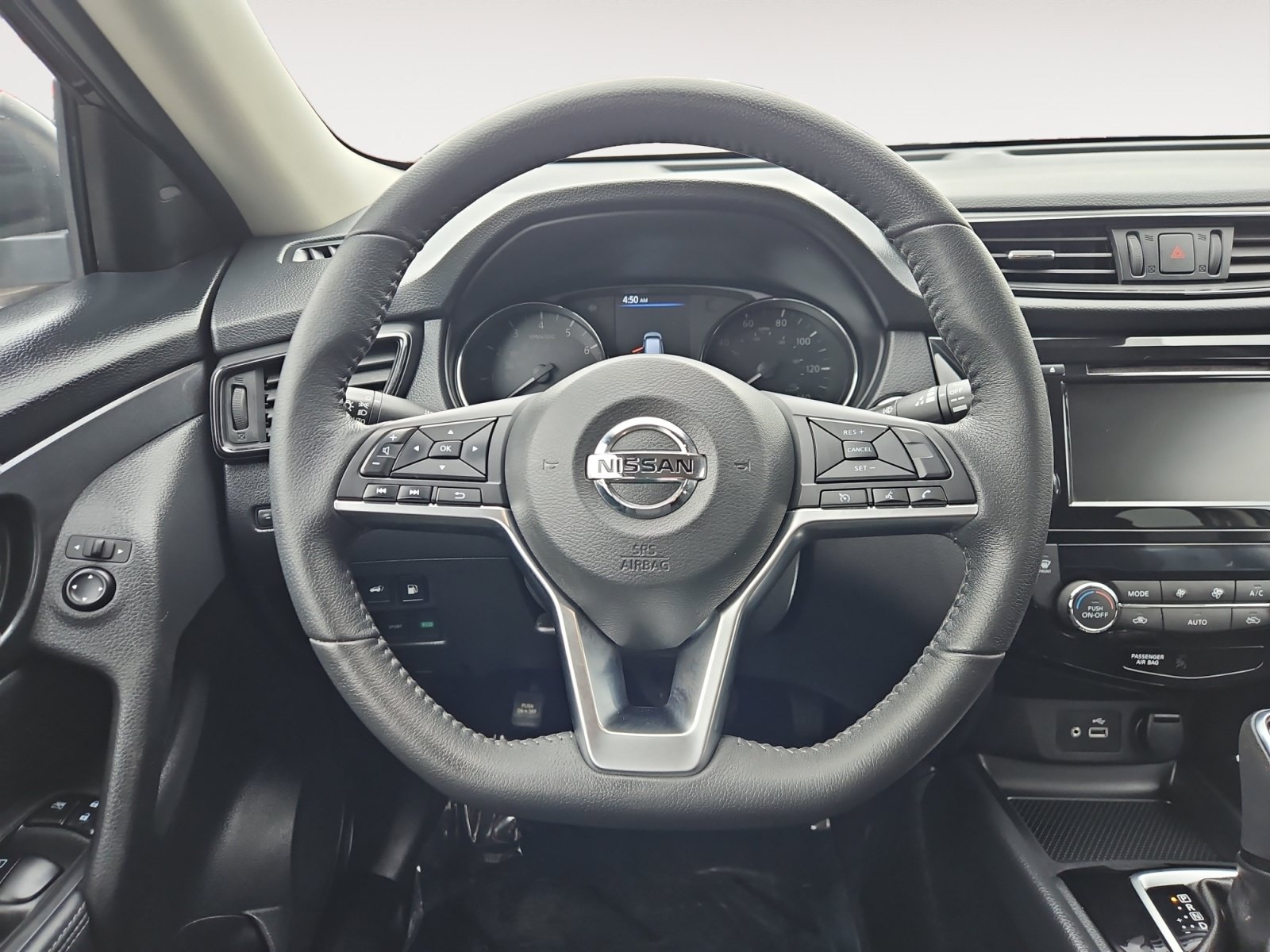 Used 2019 Nissan Rogue SV AWD/4WD image 12
