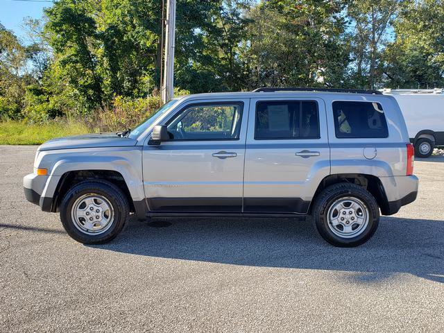 Used 2015 Jeep Patriot Sport w/ Power Value Group AWD/4WD image 7
