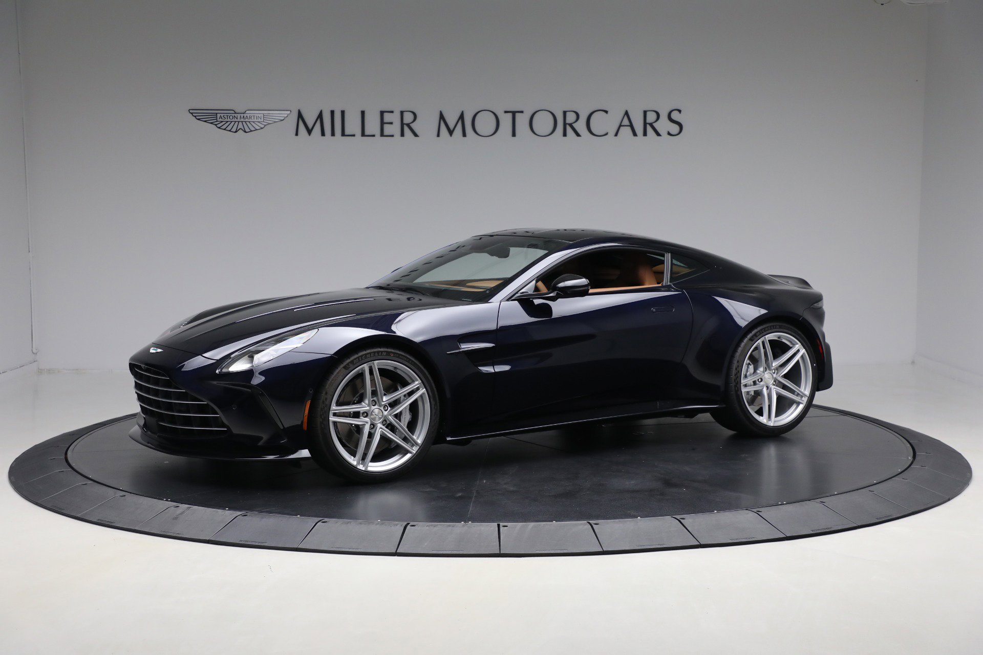 New 2026 Aston Martin V8 Vantage Coupe image 2