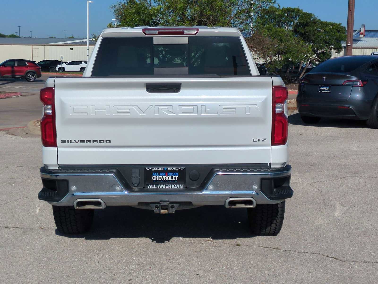 Used 2024 Chevrolet Silverado 1500 LTZ AWD/4WD image 7