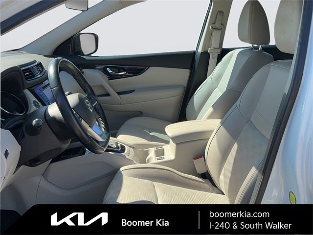 Used 2021 Nissan Rogue Sport SV w/ Technology Package image 17