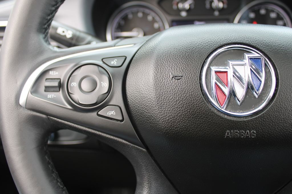 Used 2020 Buick Enclave Essence image 13