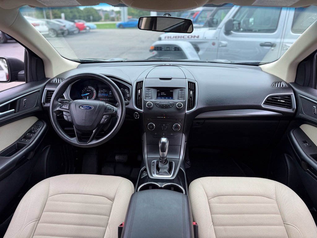 Used 2016 Ford Edge SE AWD/4WD image 2